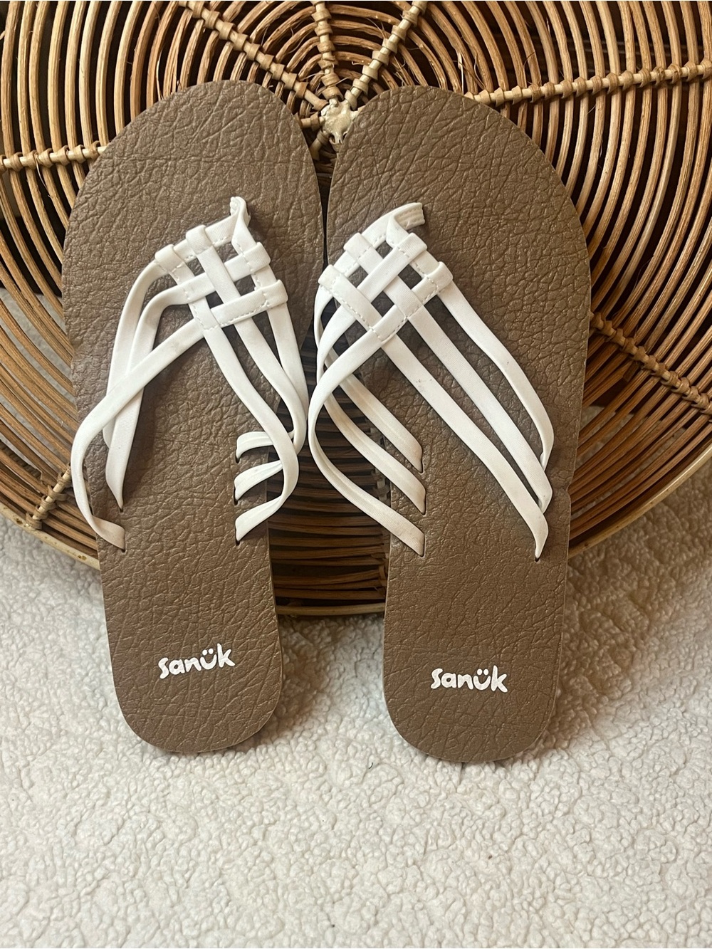 Sanuk Yoga Sling White Strappy Flip Flop Sandals Women’s Size 8